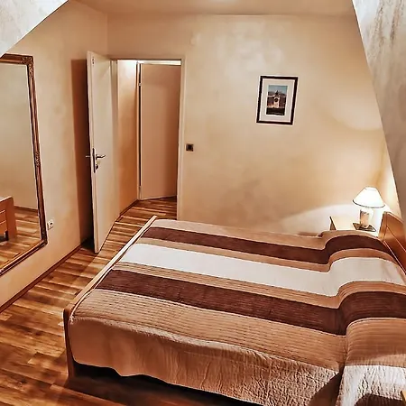 阿马罗公寓 * 诺威萨